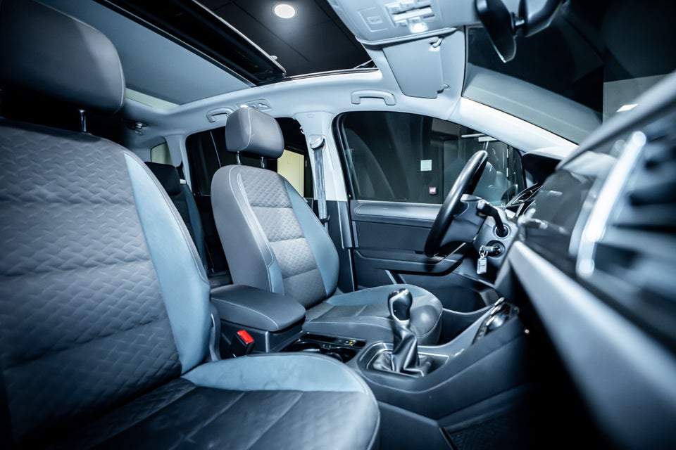 VW Touran 1,5 TSi 150 R-line 7prs 5d