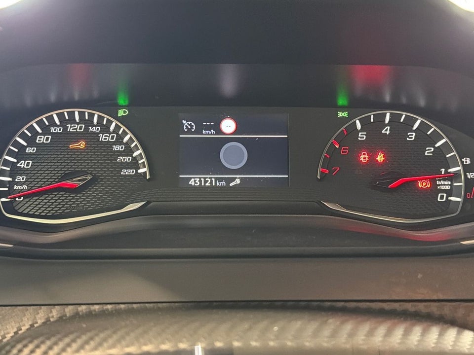 Peugeot 2008 1,2 PureTech 100 Active Pack 5d