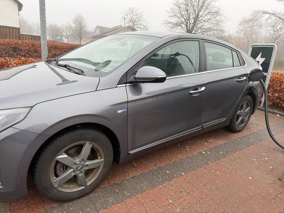 Hyundai Ioniq 40 EV Premium 5d