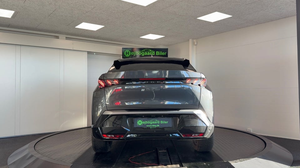 Peugeot e-3008 77 GT Pack 5d