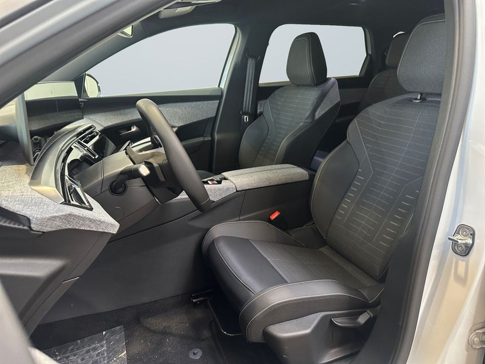 Peugeot e-5008 77 Allure 7prs 5d