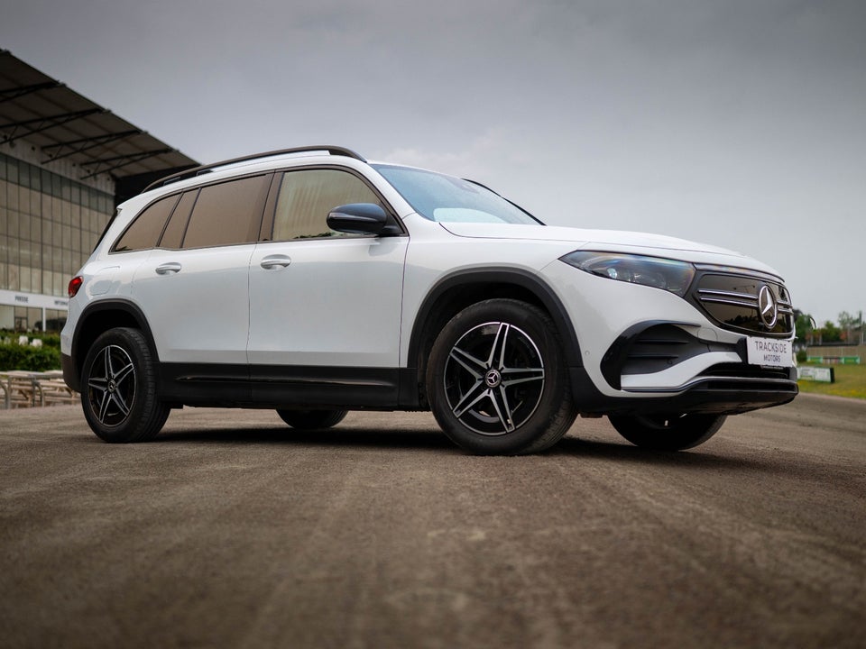 Mercedes EQB250 AMG Line 5d