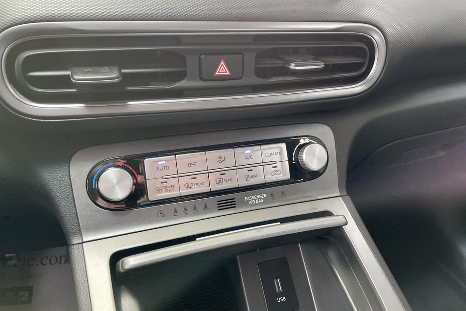 Hyundai Kona 64 EV Essential 5d