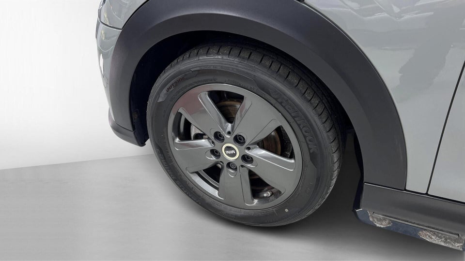 MINI Cooper SE Essential 3d