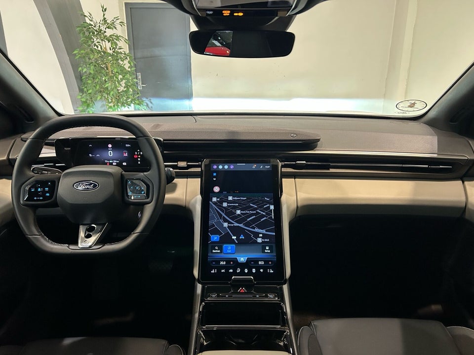 Ford Capri 77 Select Extended Range 5d