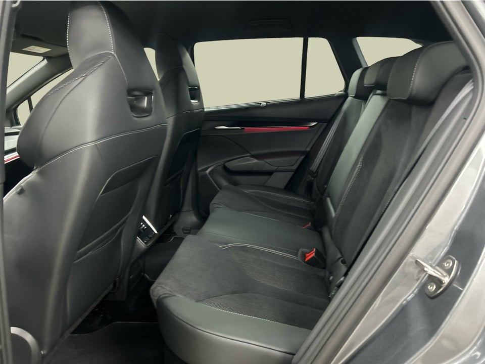 Skoda Enyaq 80 iV Suite 5d