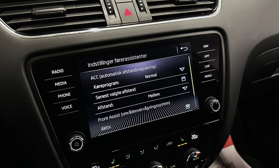 Skoda Octavia 2,0 TDi 150 Dynamic 5d
