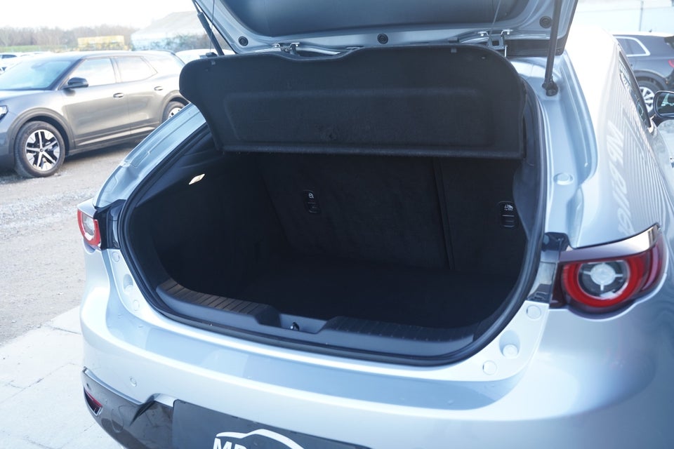 Mazda 3 2,0 e-SkyActiv-G 150 Cosmo aut. 4d