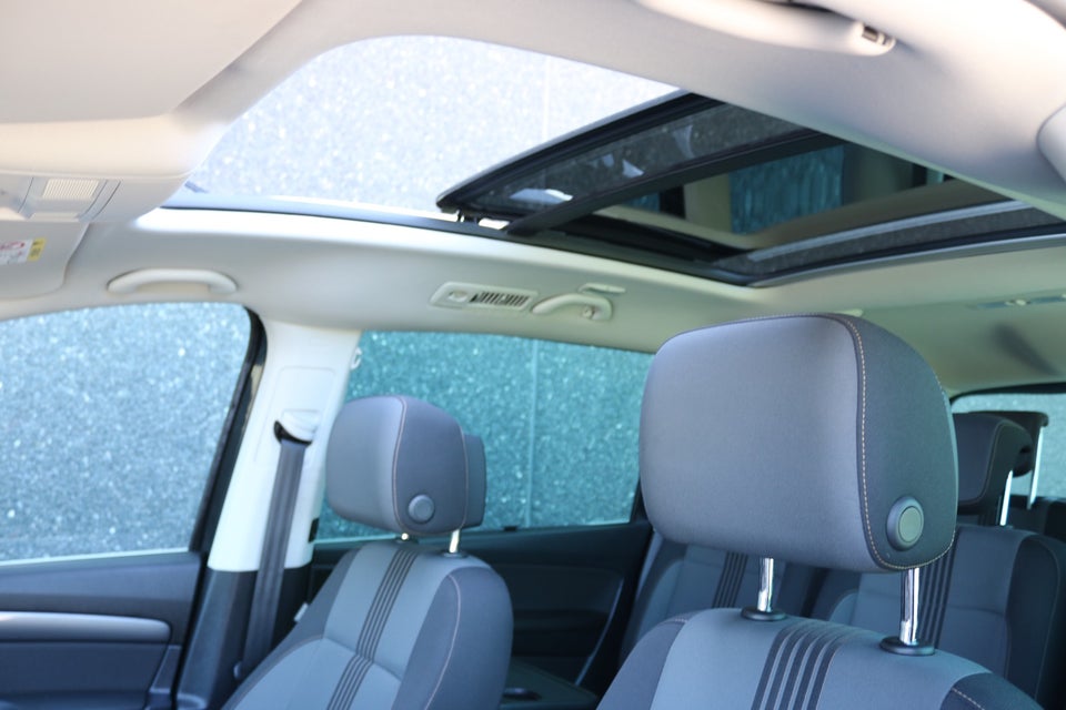 VW Sharan 2,0 TDi 150 Comfortline DSG 7prs 5d