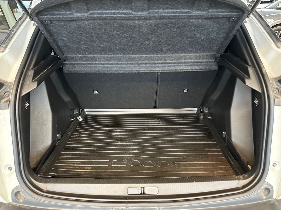 Peugeot e-2008 50 GT 5d