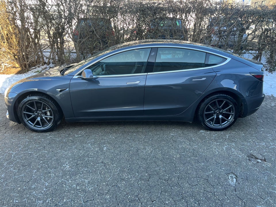 Tesla Model 3 Long Range AWD 4d