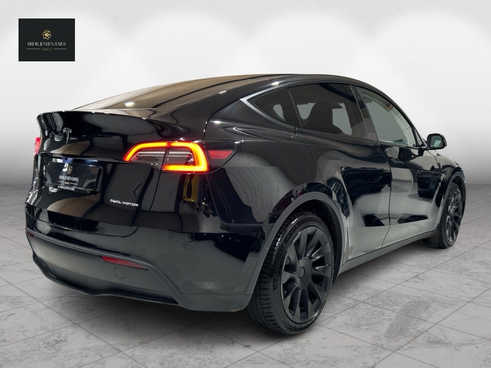 Tesla Model Y Long Range AWD 5d