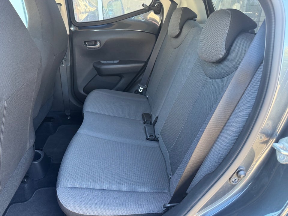 Toyota Aygo 1,0 VVT-i x-press 5d