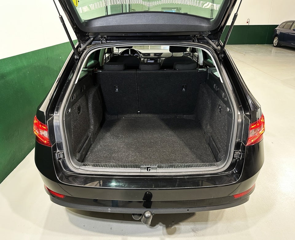 Skoda Superb 1,4 TSi 125 Active Combi 5d