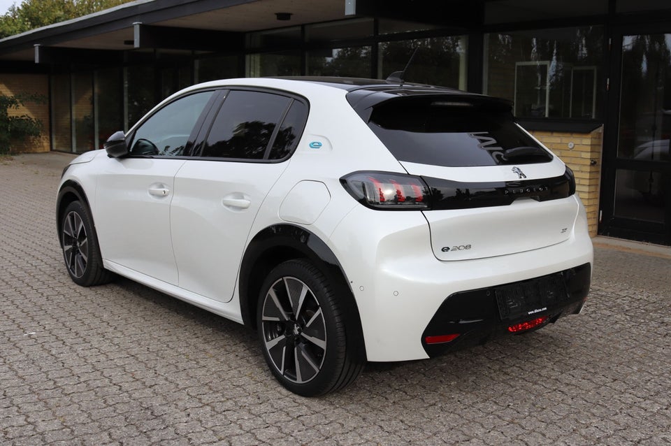 Peugeot e-208 50 GT Pack 5d