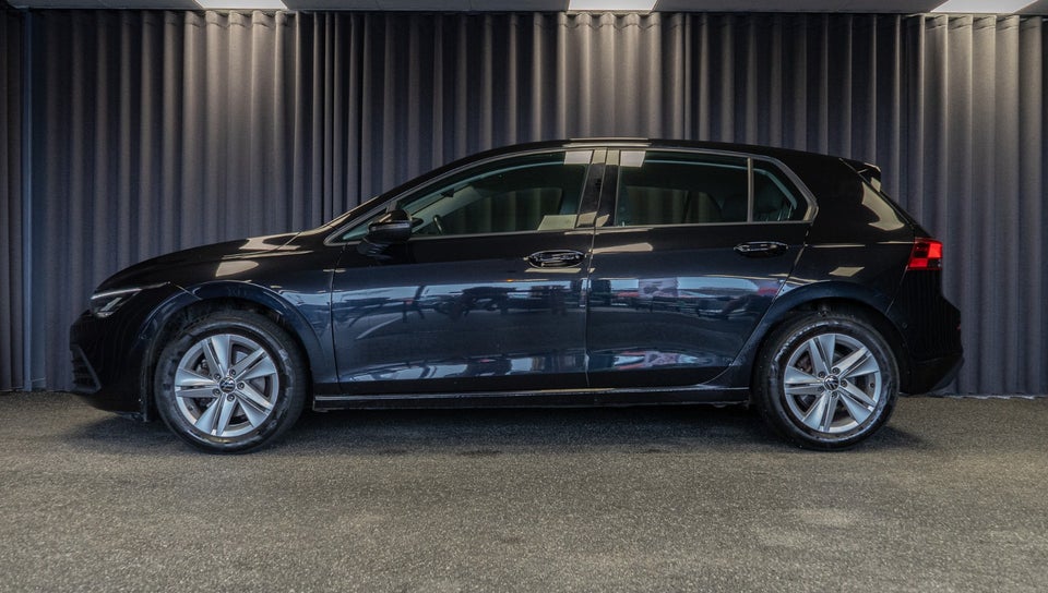 VW Golf VIII 1,5 eTSi 130 Life DSG 5d