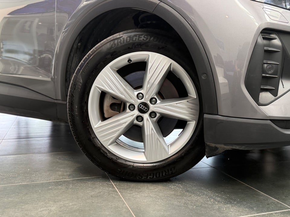 Audi Q4 e-tron 40  5d