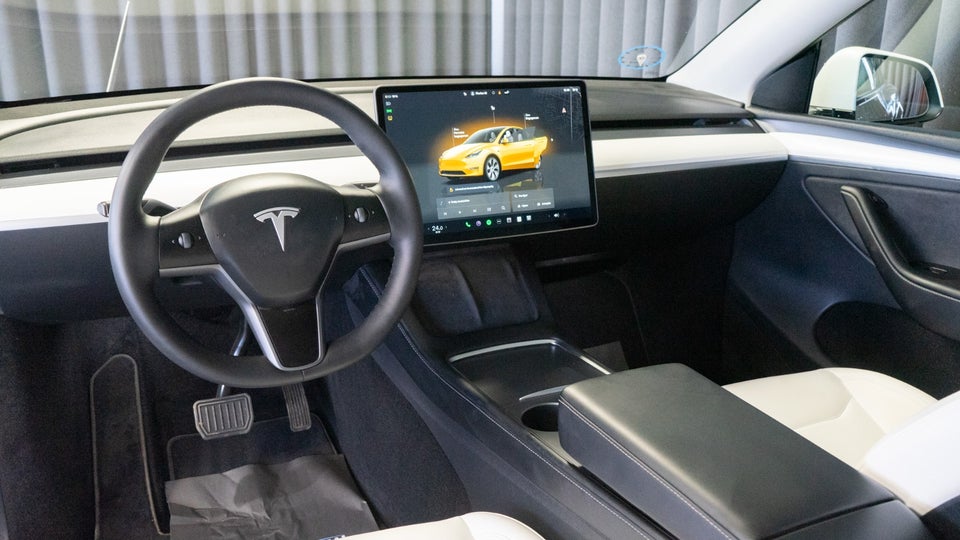 Tesla Model Y RWD 5d
