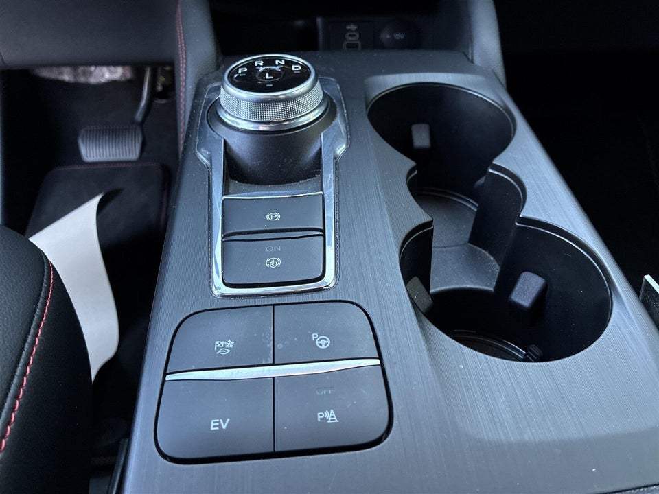 Ford Kuga 2,5 PHEV ST-Line X CVT 5d
