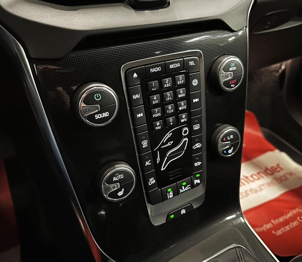 Volvo V40 CC 1,5 T3 152 Momentum aut. 5d