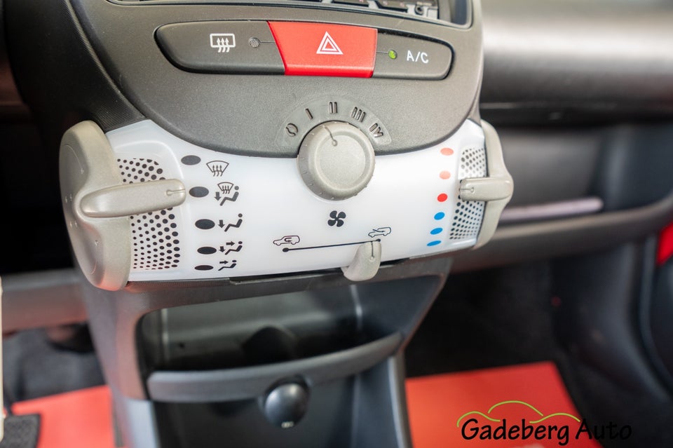 Citroën C1 1,0i Attraction 5d