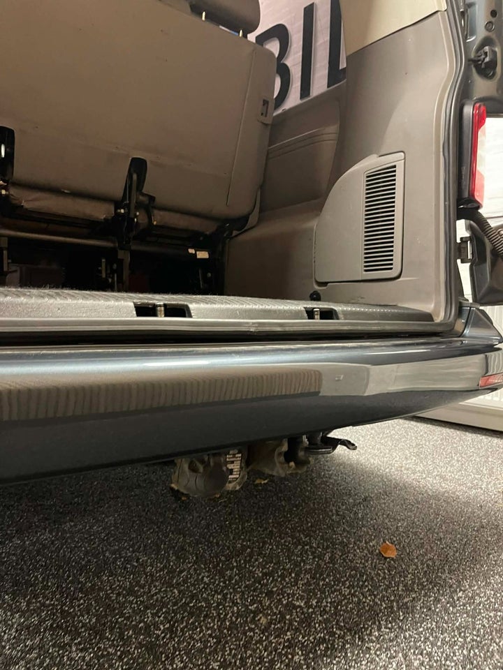 VW Caravelle 2,5 TDi 130 Comfortline aut. lang 4d