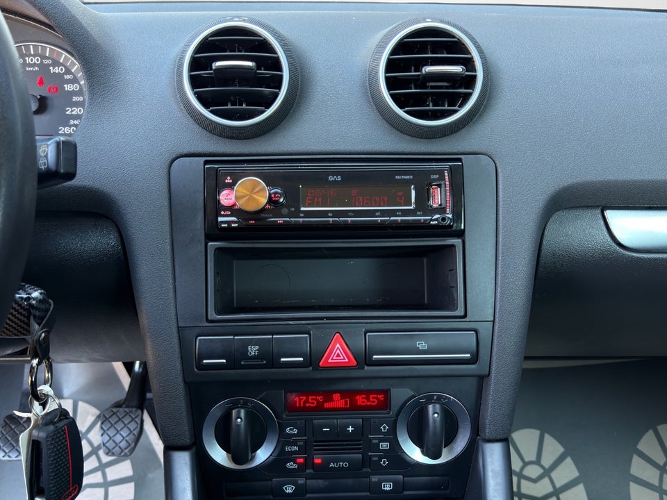 Audi A3 1,6 Ambiente Sportback 5d