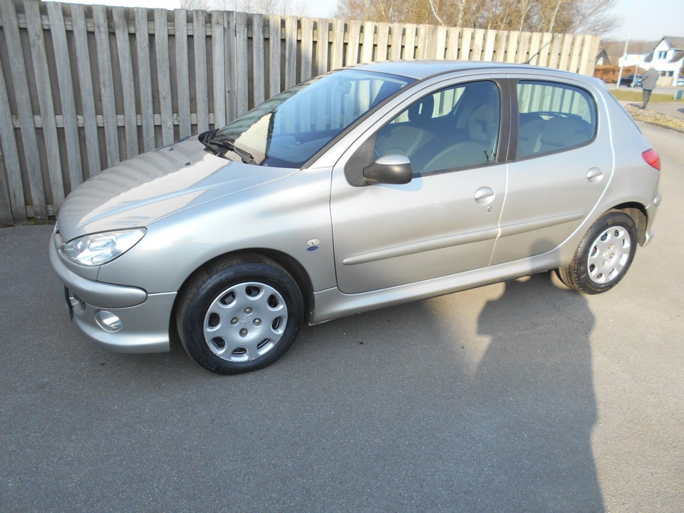 Peugeot 206 1,4 S-line 5d