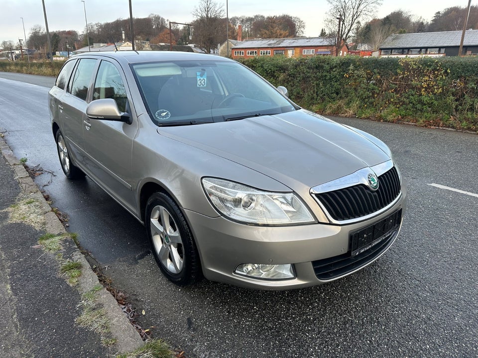 Skoda Octavia 1,6 TDi 105 Active Combi 5d