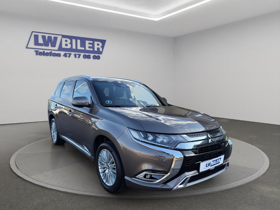 Mitsubishi Outlander 2,4 PHEV Instyle CVT 4WD 5d