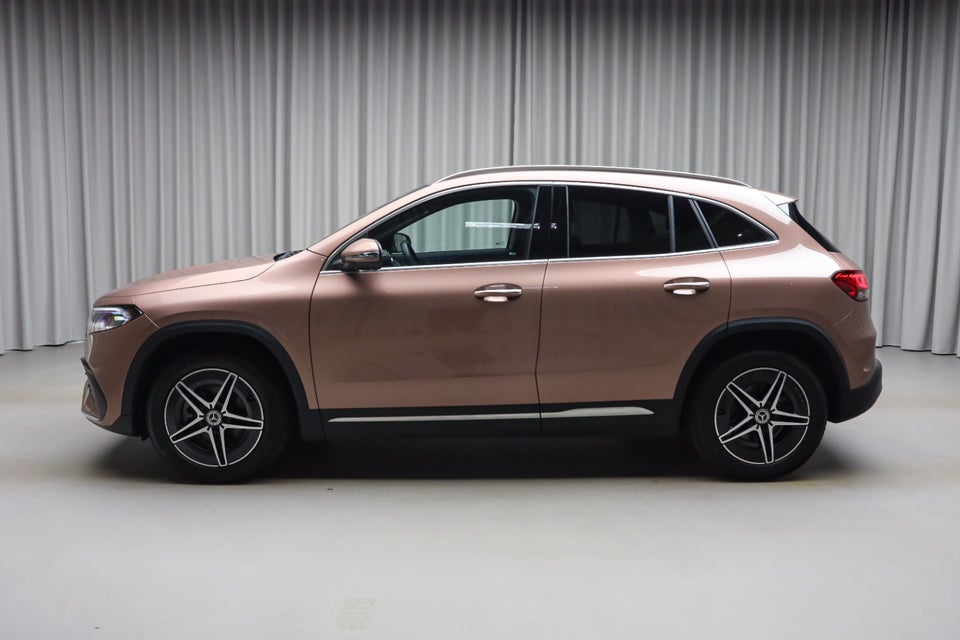 Mercedes EQA300 AMG Line 4Matic 5d