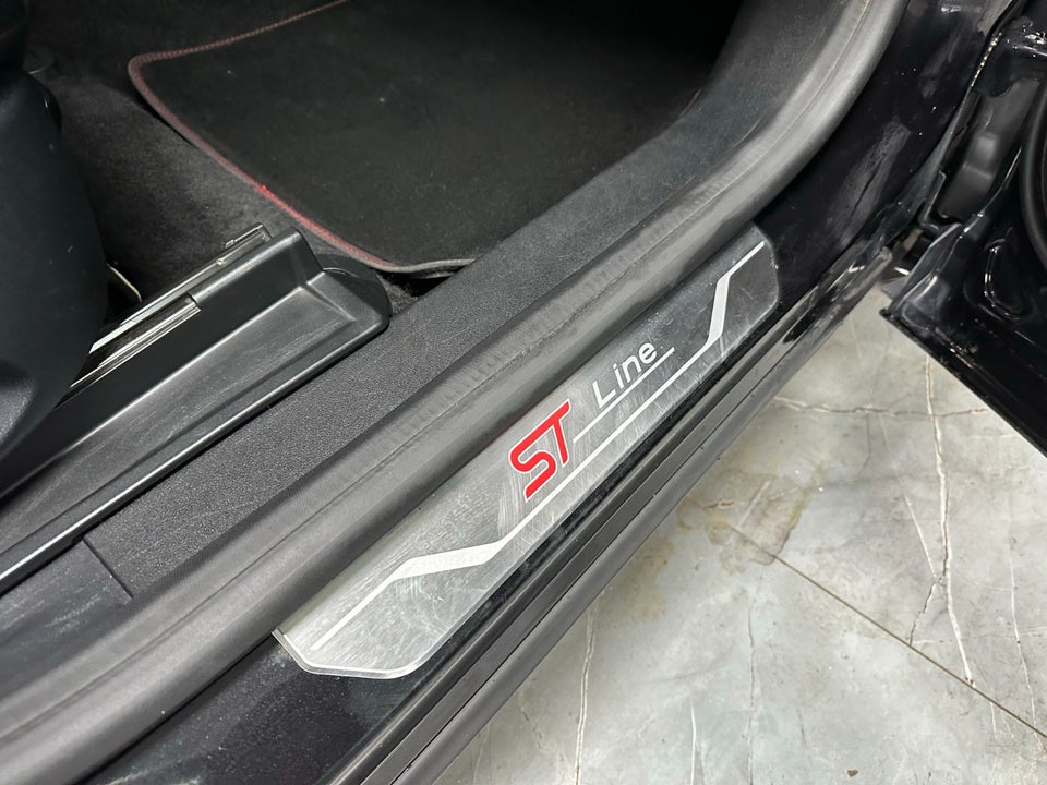 Ford Puma 1,0 EcoBoost mHEV ST-Line X 5d