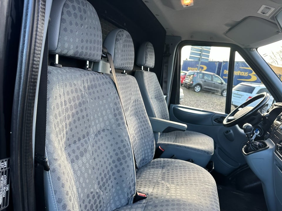 Ford Transit 300M Van 2,2 TDCi 140 Limited FWD 4d