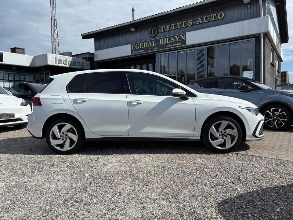 VW Golf VIII 1,4 GTE DSG 5d