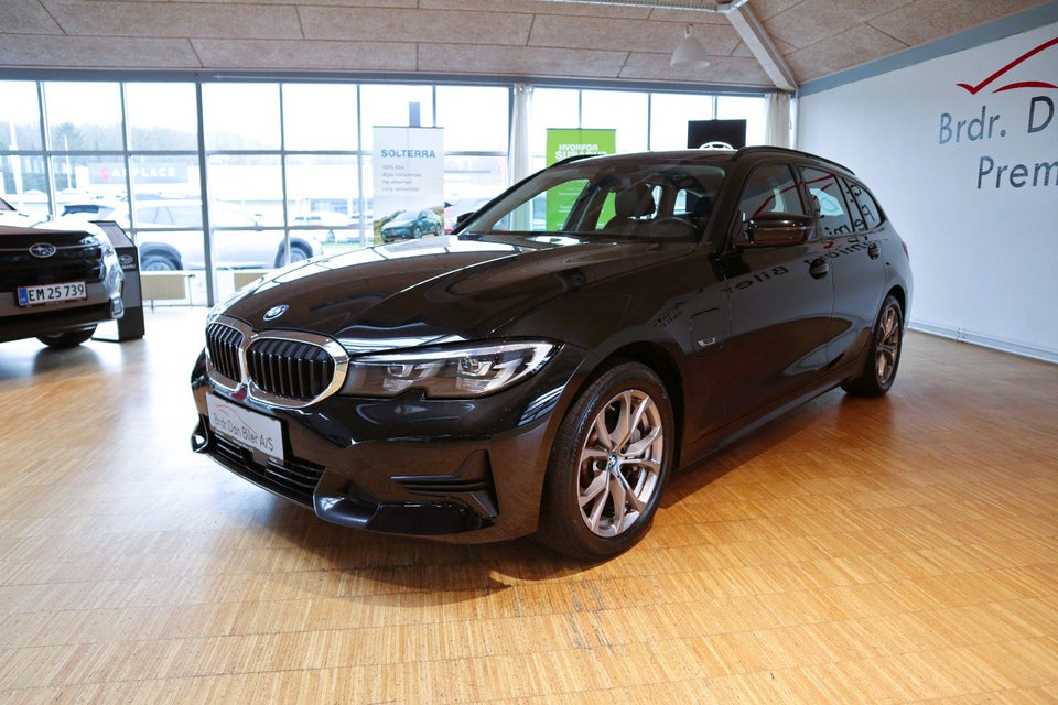 BMW 330e 2,0 Touring Sport Line aut. 5d