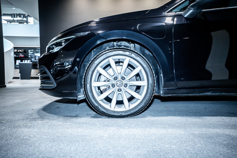 VW Golf VIII 1,4 eHybrid Style 75 Years Edition DSG 5d