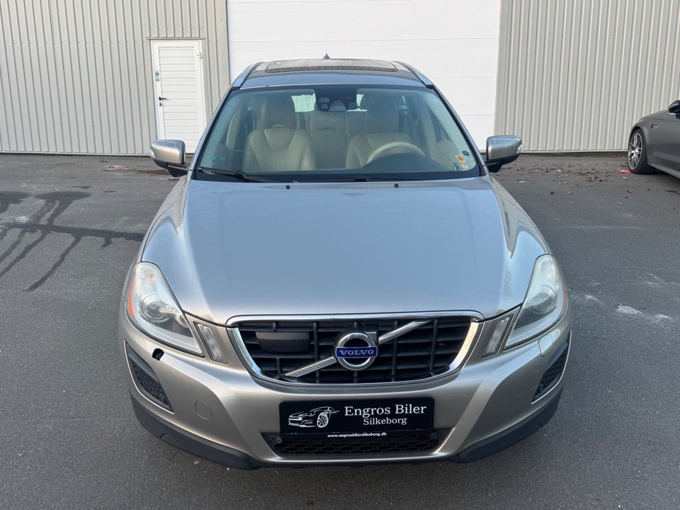 Volvo XC60 2,4 D5 205 Momentum aut. AWD 5d