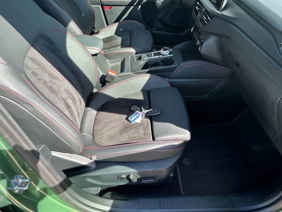 Ford Kuga 2,5 PHEV ST-Line X CVT 5d