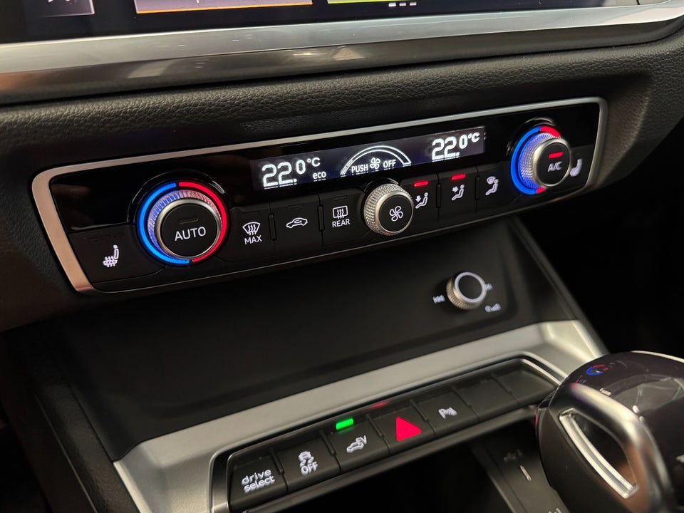 Audi Q3 45 TFSi e Attitude plus S-tr. 5d