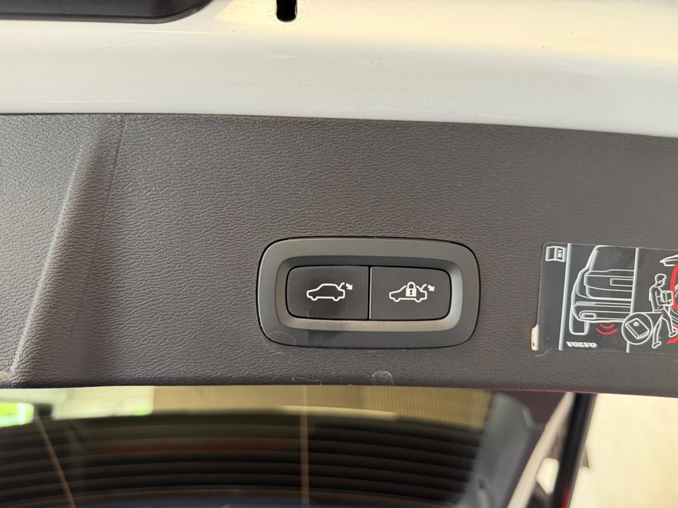 Volvo XC40 P8 ReCharge Twin Pro 5d
