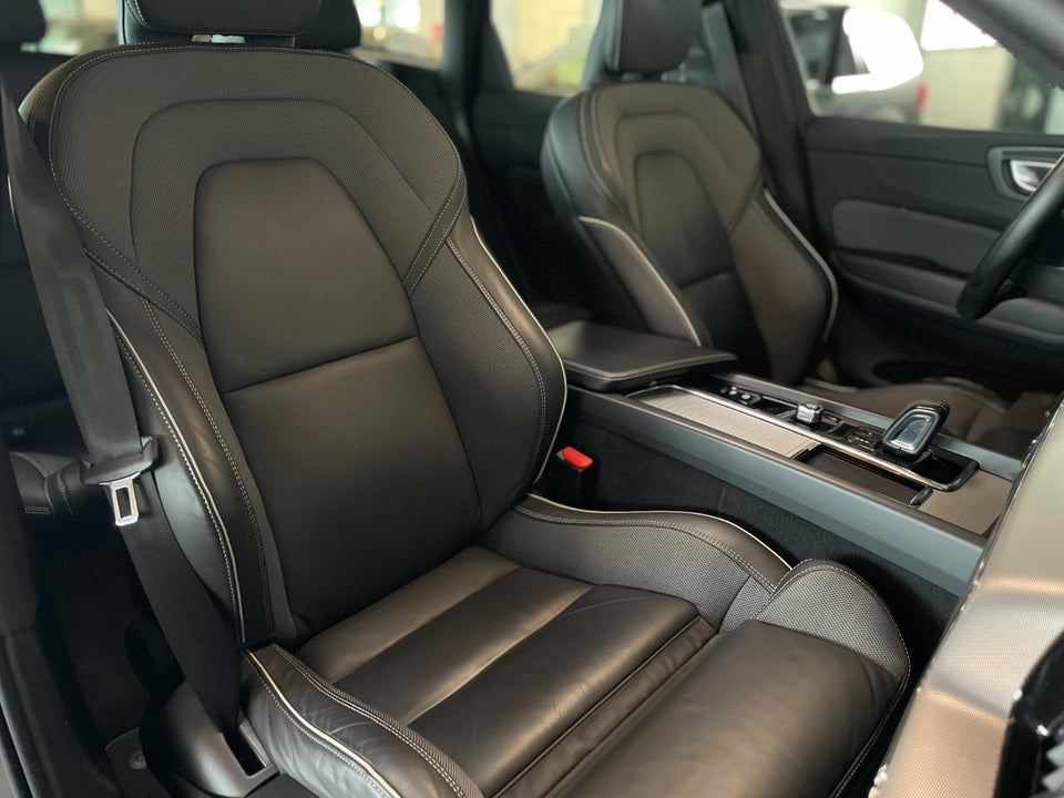 Volvo XC60 2,0 T8 ReCharge R-Design aut. AWD 5d