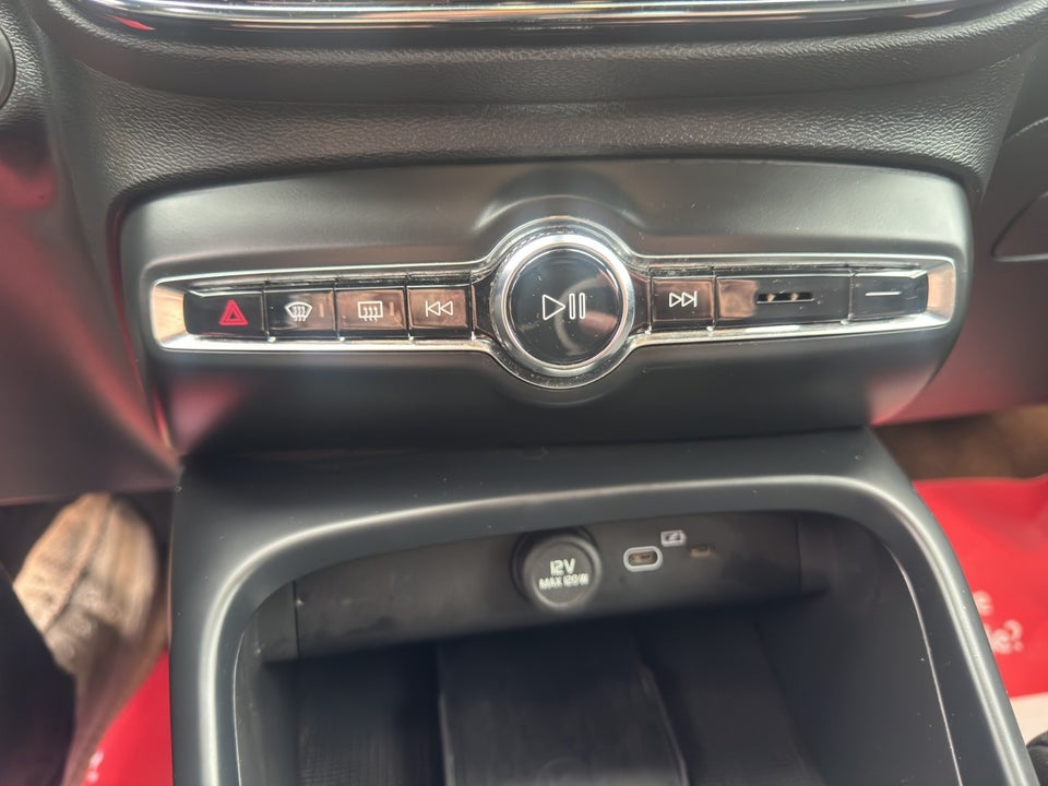 Volvo XC40 P6 ReCharge Core 5d