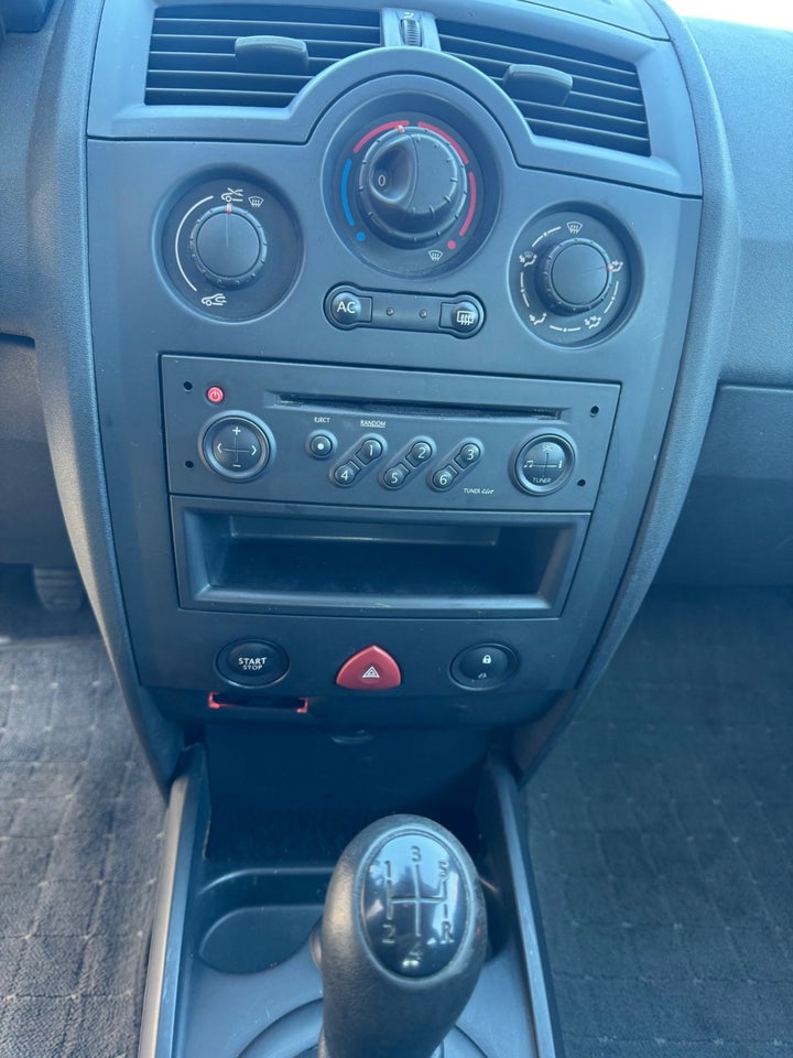 Renault Megane II 1,6 Authentique Comfort stc. 5d