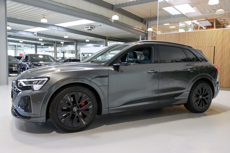 Audi Q8 e-tron 55 S-line quattro 5d