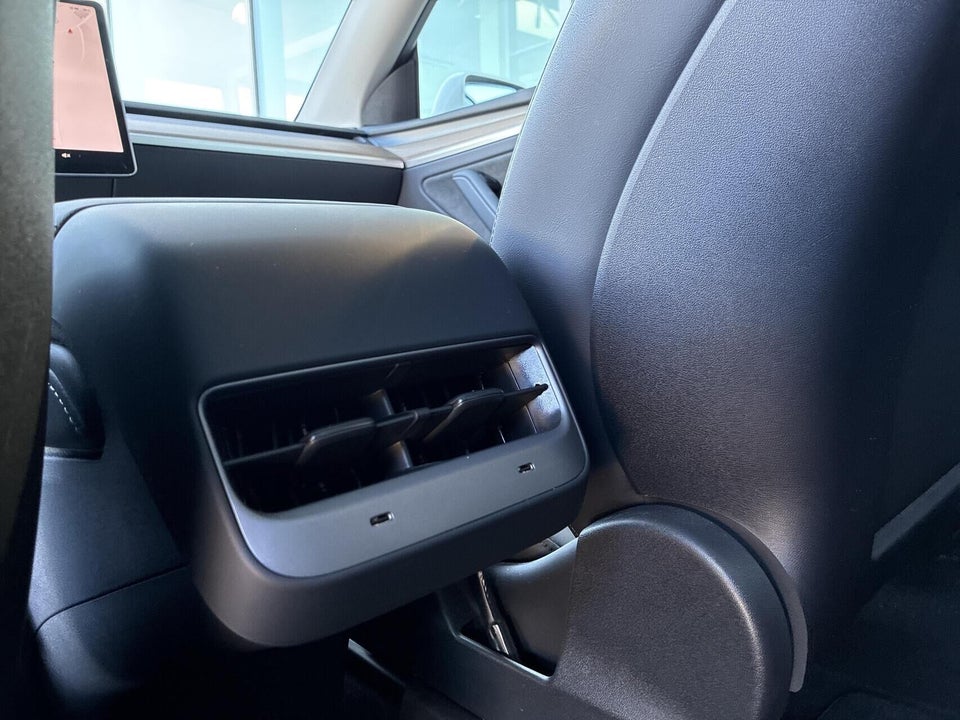 Tesla Model Y RWD 5d