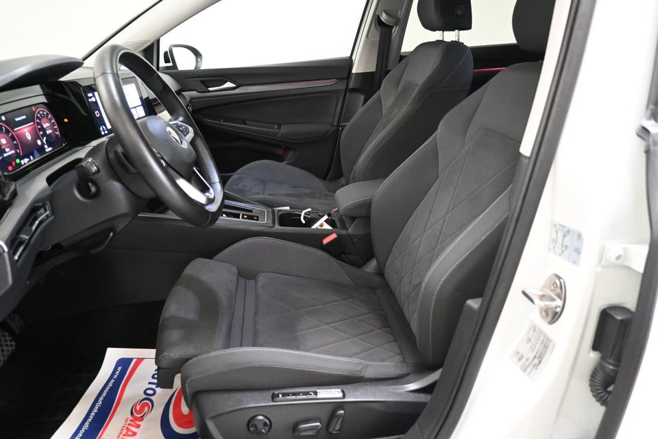 VW Golf VIII 1,4 eHybrid DSG 5d