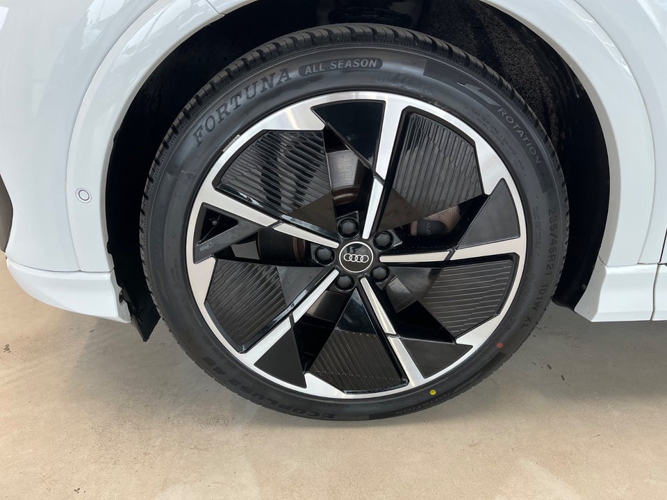 Audi Q4 e-tron 40 S-line Sportback 5d