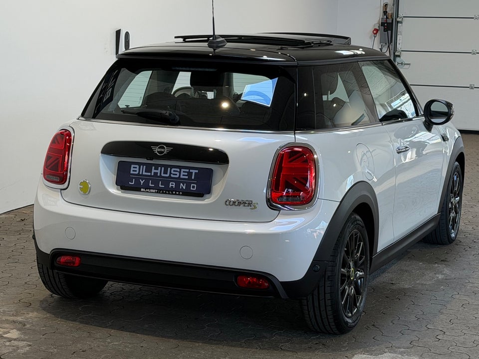 MINI Cooper SE Classic Trim 3d