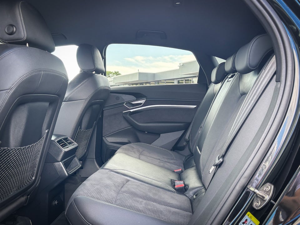Audi e-tron 55 S-line Sportback quattro 5d