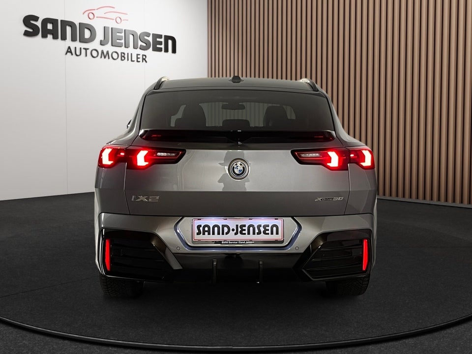 BMW iX2 xDrive30 Fully Charged M-Sport 5d